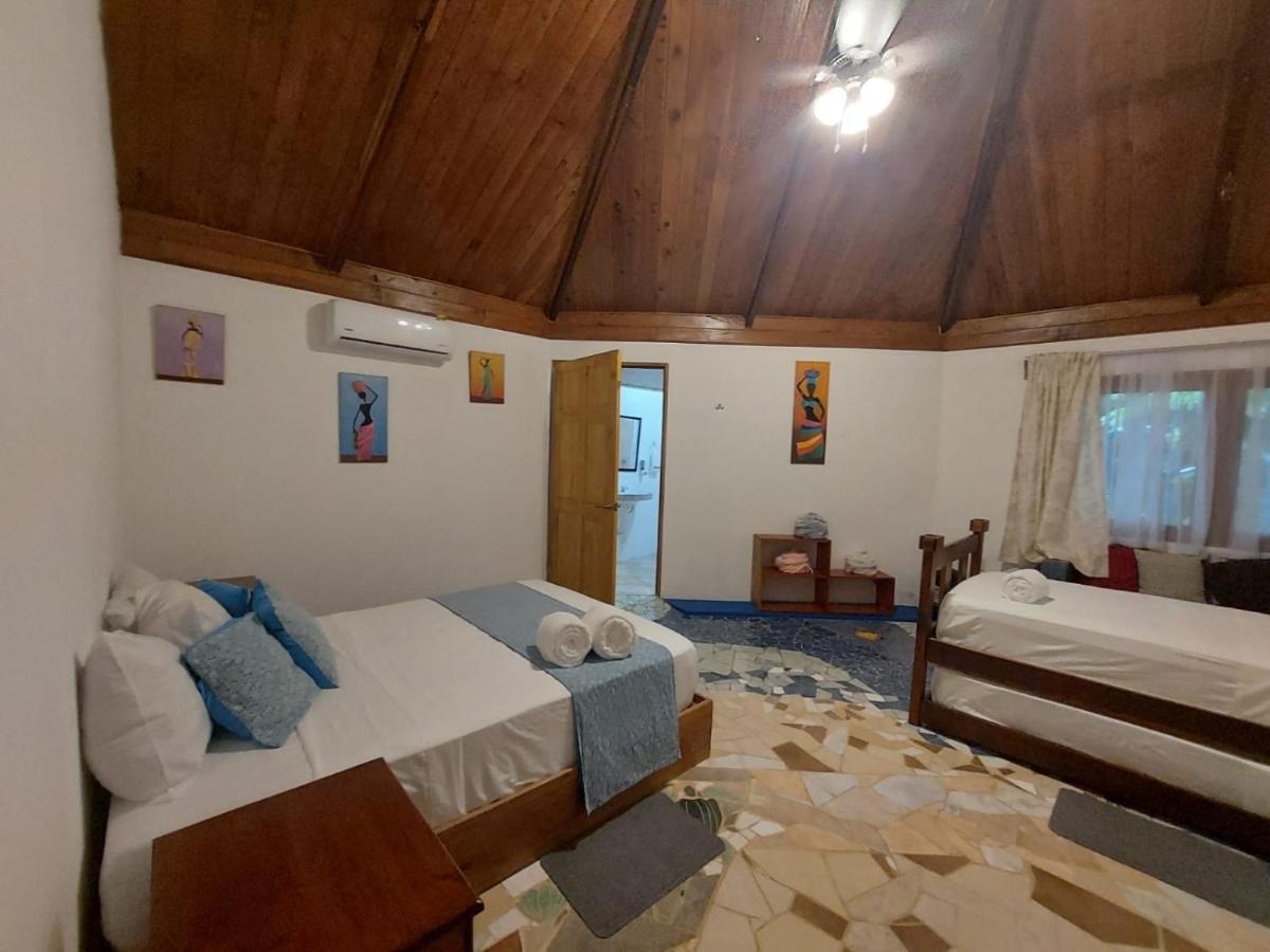 Casa Thirema Tortuguero Hotel Eksteriør billede